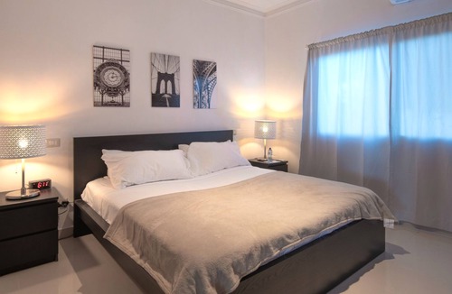 Ensanche Isabelita Apartment | Escape Oceanview Condo Next to Avenida Espana