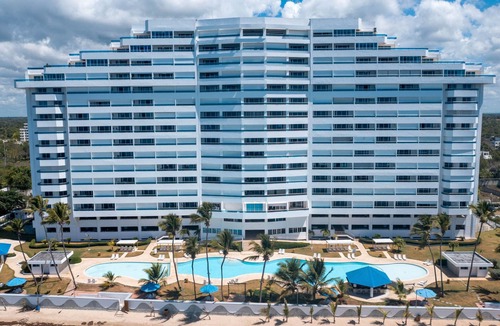 Juan Dolio - El Pueblo Apartment | Escape To Paradise Beachfront 2br Beach
