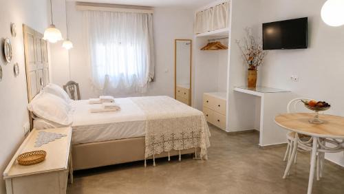 Andros Town Apartment | Est 1852 - Cozy