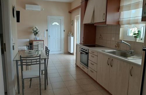 Neratzia House | Estella sorelle 1