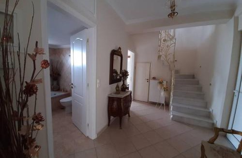 Neratzia House | Estella sorelle II