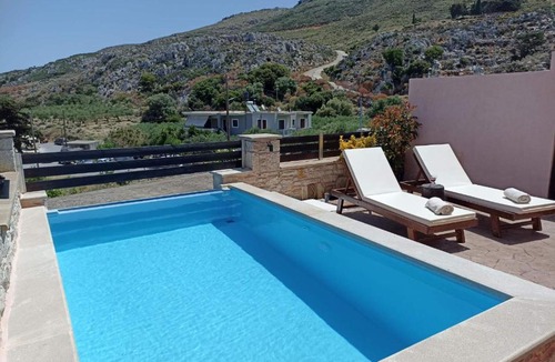 Platanos Villa | Estia