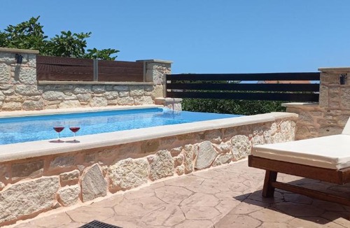 Platanos Villa | Estia