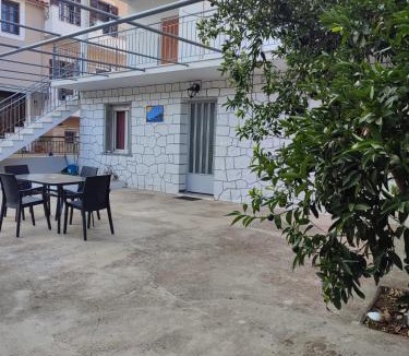 Leonidio House | Et In Arkadia Ego
