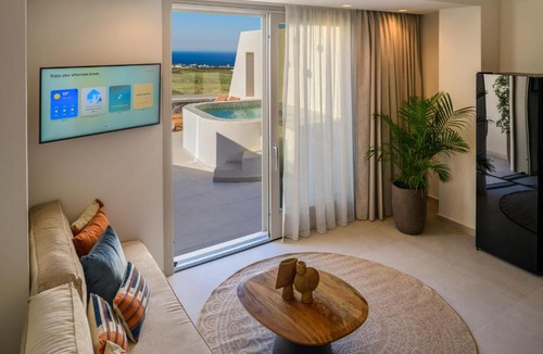 Karterados Bed & Breakfast | Eteo Santorini Luxury Suites