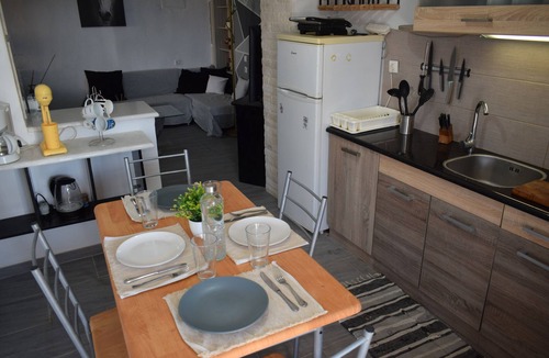 Evropouloi Apartment | Ethra Casa