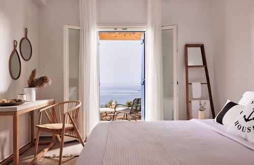 Vathi Hotel | Eutopia Suites Sifnos