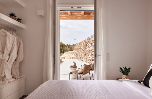 Vathi Hotel | Eutopia Suites Sifnos