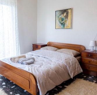 Mavromati Apartment | Evans House