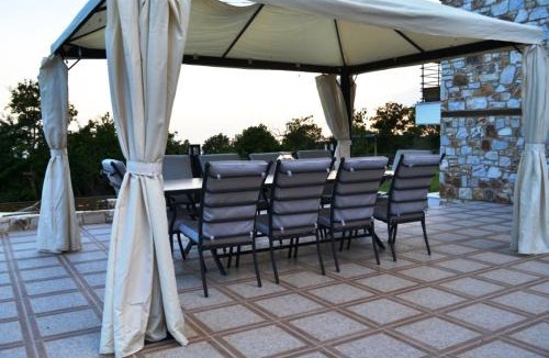 Polygyros Villa | Evmorfes Villas