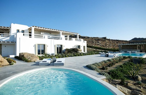 Paradise House | Exceptional Villa Paraga2, Perfect Location & Walking distance from Paraga Beach