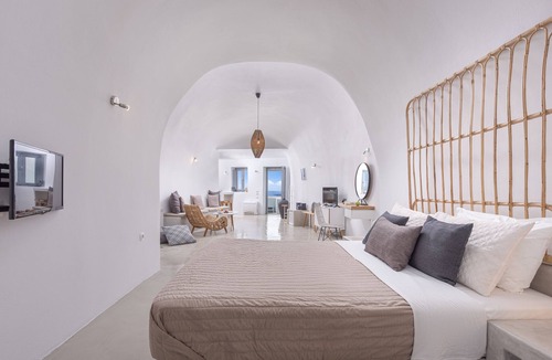 Firostefani House | Exclusive Suites