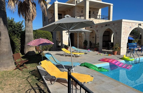 Likotinarea Villa | Exclusive Villa with stunning, Sea and White Mountains Views and Internet access