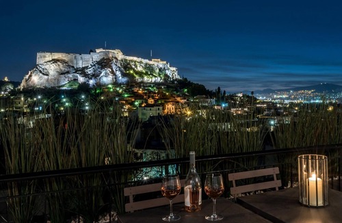 Plaka Apartment | Executive 2 bdr Suite in Plaka - Acropolis View