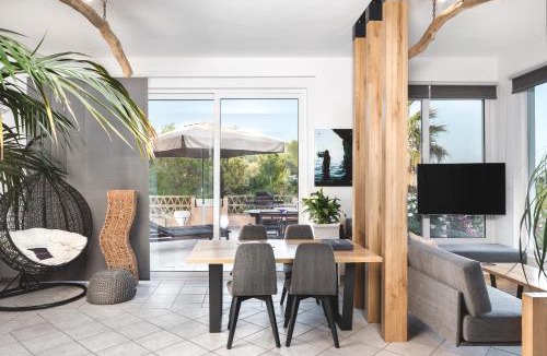 Porto Koukla House | Exotic Master-House in a Unique Location!