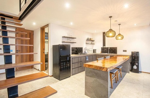 Munggu Hotel | Expansive Loft 200m from Canggu Beach