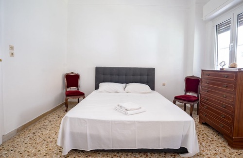 Vyronas Apartment | Explore Athens from a Local Rooftop Apartment