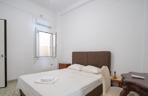 Vyronas Apartment | Explore Athens from a Local Rooftop Apartment