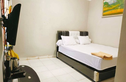 Serang Hotel | EXPRESS O 91277 Atiq Homestay Syariah