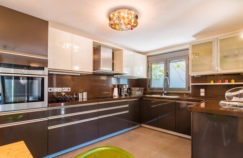 Thymari Villa | Exquisite Legerna Villa | Villa Marella | 6 Bedrooms | Private Pool