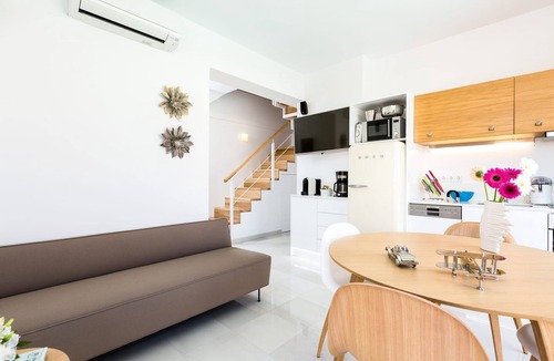 Pigianos Kampos Villa | Extraordinary Rethymno Villa | Villa Hantengu | 3 Bedrooms | Beach Front