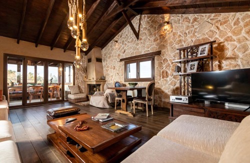 Agia Triada Apartment | F & B Collection - St Triada for 8 - Villa Niki