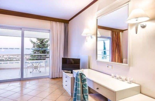 Psalidi Apartment | Family Room Sea View Veranda Sleeps 4