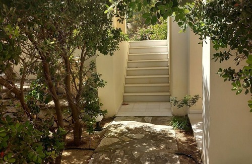 Agios Prokopios House | Family villa for four with one bathroom, sea view, communal pool, breakfast