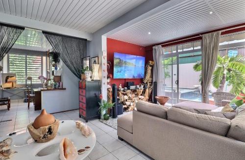 Papeete House | Fare Nãhina - 2 Bedrooms - City Center - Swimming Pool