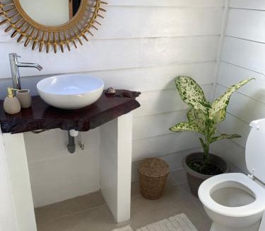 Tiahura House | FARE TEMANEA