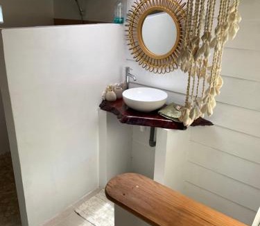Tiahura House | FARE TEMANEA