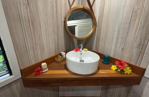 Teahupoo Hotel | FARE VAVAE