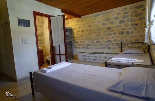 East Mani House | Faskomilo - Unique Beachfront Stone House in Alipa-Mani