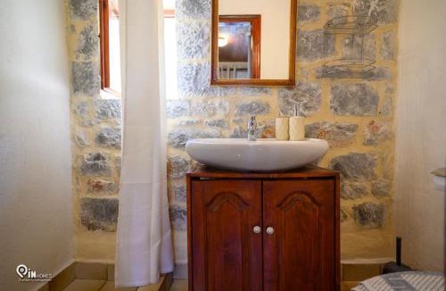 East Mani House | Faskomilo - Unique Beachfront Stone House in Alipa-Mani