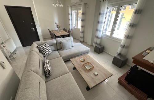 Aigio Apartment | Feel Like Home
