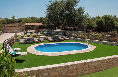 Stavromenos Villa | Fisi & Wellness Exclusive Villa with Spa Vibes