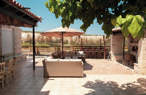 Stavromenos Villa | Fisi & Wellness Exclusive Villa with Spa Vibes
