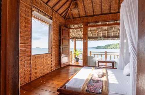 Karimun Jawa House | Floating Paradise