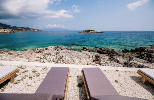 Elation Apartment | Floreica Studio By The Sea