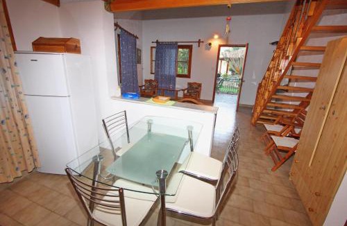 Sarakiniko Apartment | Foinikas Rooms