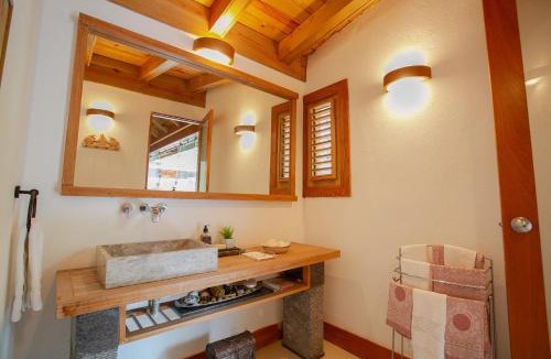 Los Lagos Villa | Fontana di Rosa, African Style Villa Casa de Campo