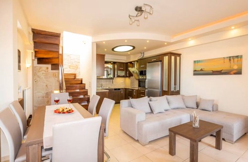 Old Town Rethymnon Villa | Fortezza Side Suite three levels with Jacuzzi