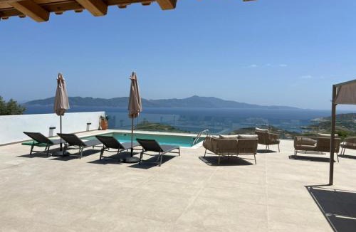Skiathos Villa | Four Seasons Villas