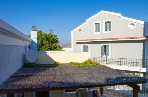 Halki Apartment | FOURLANOU HOUSE