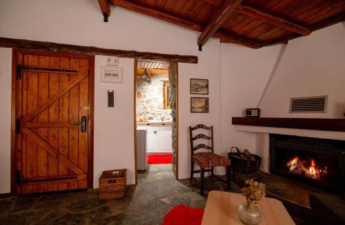 Platanos Apartment | Fteri Stone House in Platanos, Akrata