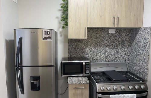 Villa Hermosa Condo | Fully furnished Cozy😌 & Lovely 3/2 condo w/Pool & Private Terrace
