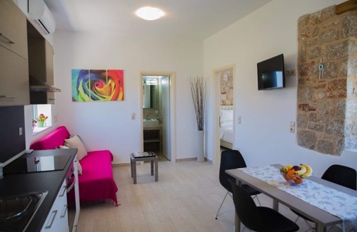 Haraki Apartment | G&K Stone Suites