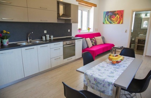 Haraki Apartment | G&K Stone Suites