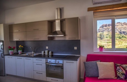 Haraki Apartment | G&K Stone Suites