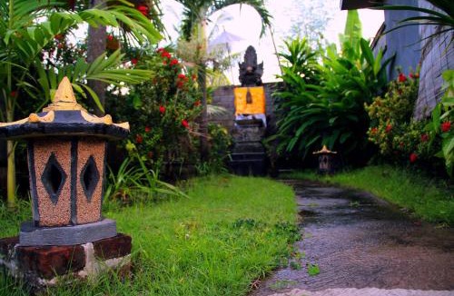 Goris House | Gara menjangan homestay